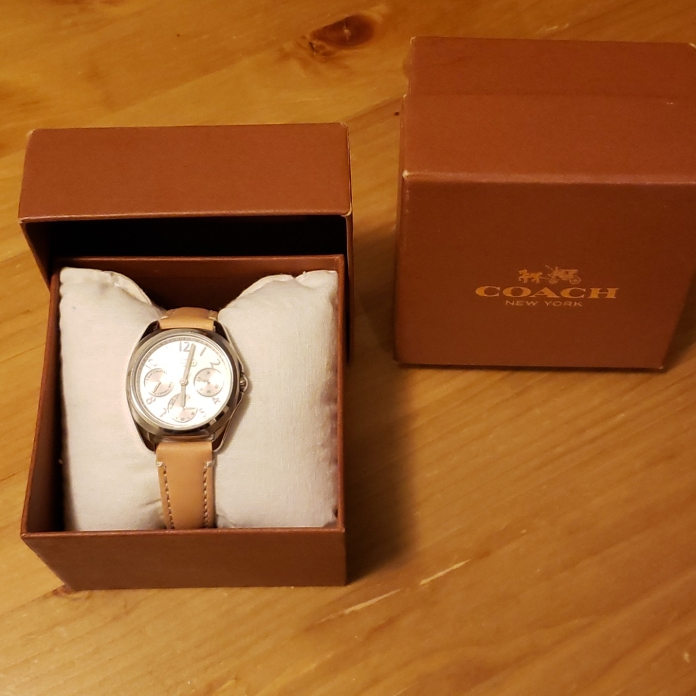 Genuine Leather COACH Watch - Picture 2 of 8
